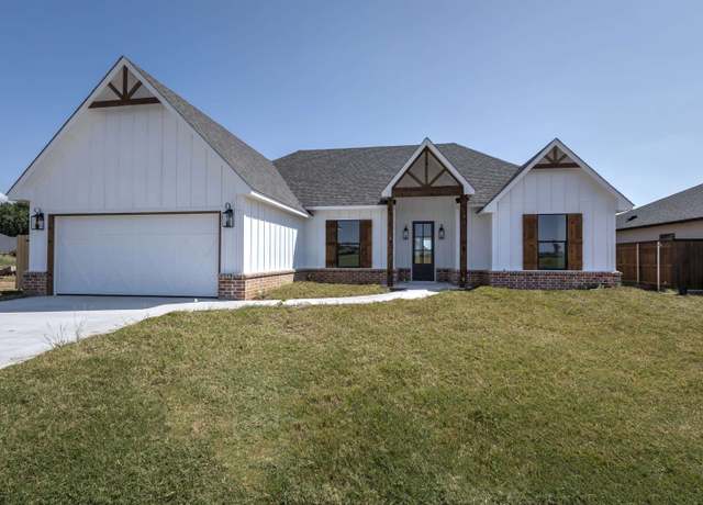 Property at 2360 Rockwell Dr, Duncan, OK, 3 beds, 2.5 baths