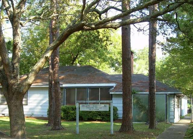 Property at 1107 Fourth Ave, Albany, GA 31701, 6 beds, 2 baths