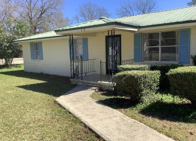 Property at 116 SW Schoolhouse St, Warwick, GA 31796, 3 beds, 2 baths