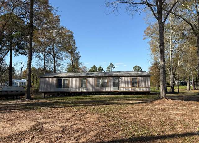 Property at 141 E 4th St, Arabi, GA 31712, 4 beds, 2 baths