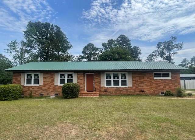 Property at 510 E 25th Ave, Cordele, GA 31015, 4 beds, 2.5 baths