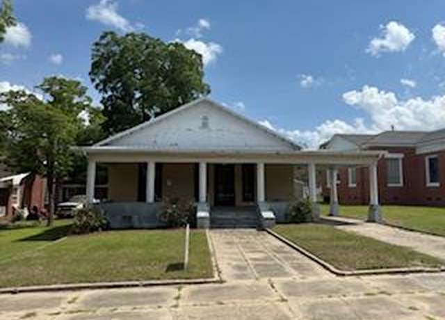 Property at 306 E 13th Ave, Cordele, GA 31015, 3 beds, 2 baths