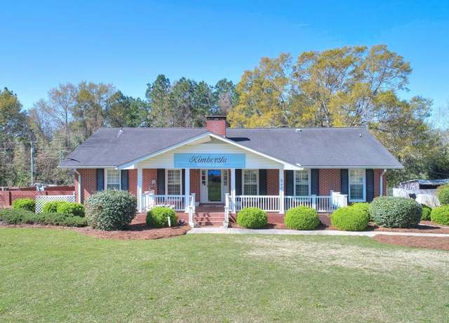 Property at 240 Whittle Cir, Ashburn, GA 31714, 4 beds, 3.5 baths