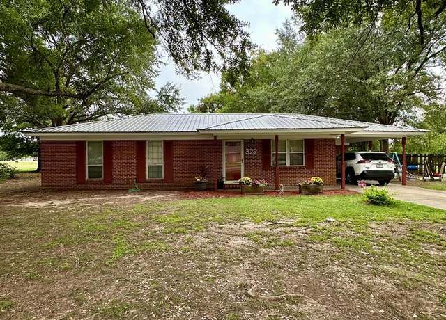 Property at 329 John Chick Dr, Greenville, MS 38701, 4 beds, 2 baths