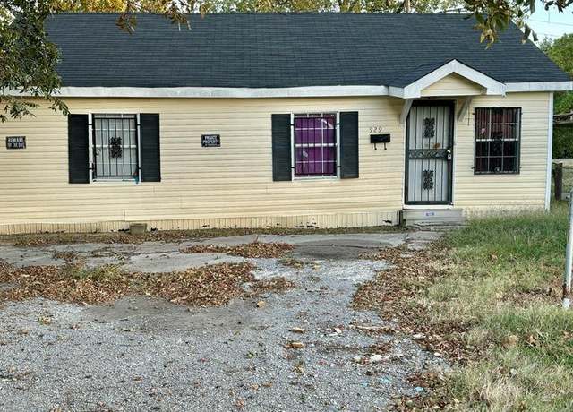 Property at 929 Samuel, Greenville, MS 38701, 3 beds, 1 bath