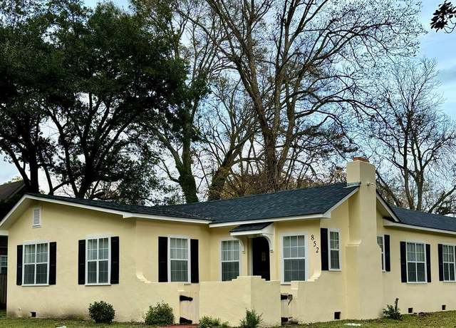 Property at 852 S Washington, Greenville, MS 38701, 4 beds, 2.5 baths