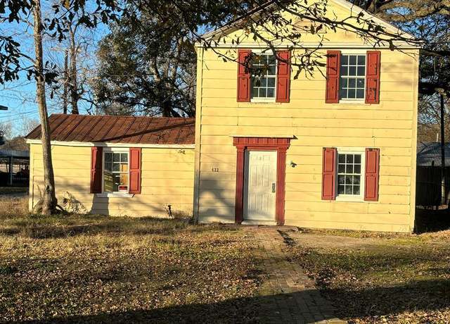 Property at 422 Manilla, Greenville, MS 38701, 4 beds, 2 baths