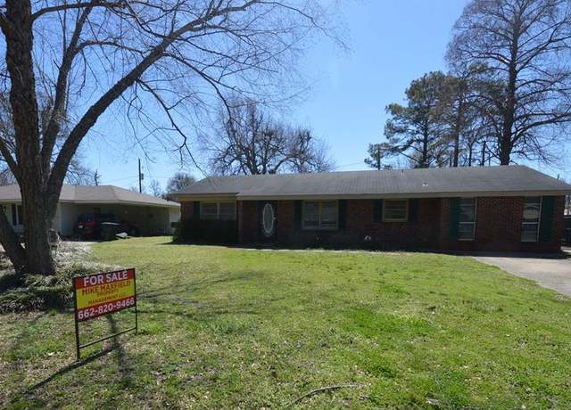 Property at 135 Teresa Dr, Greenville, MS 38701, 4 beds, 2.5 baths