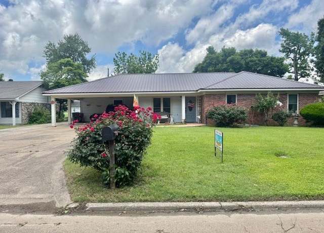 Property at 116 Cotton Dr, Leland, MS 38756, 3 beds, 2 baths