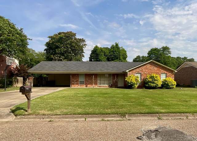 Property at 120 Plantation Dr, Leland, MS 38756, 3 beds, 2 baths