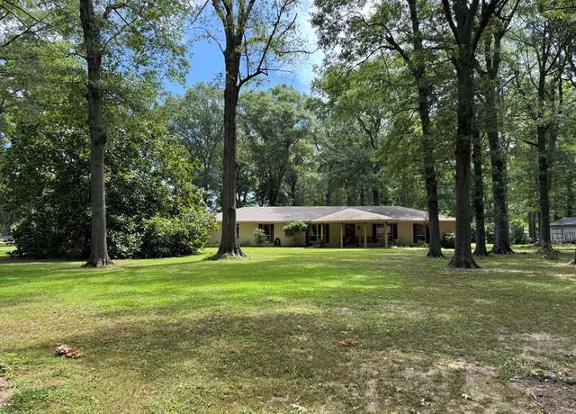 Property at 2237 Carol St, Greenville, MS 38701, 3 beds, 2 baths