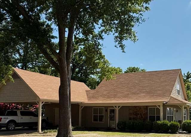 Property at 437 Mallard, Greenville, MS 38701, 3 beds, 2 baths