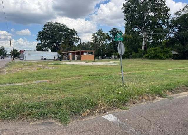 Property at 502 N Broad St, Leland, MS 38756