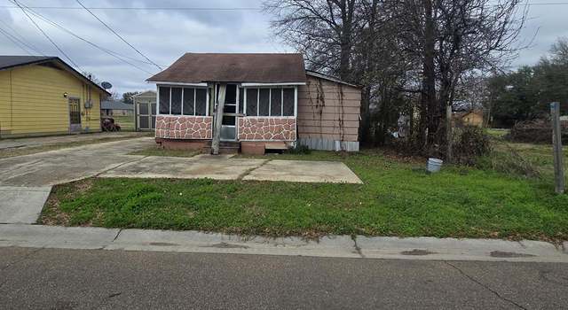 Photo of 915 Broadmoor Dr, Indianola, MS 38751