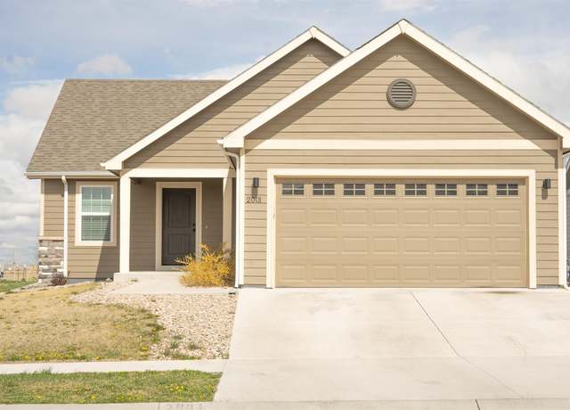 Property at 2001 Goodnight Trl, Cheyenne, WY 82007, 5 beds, 3 baths