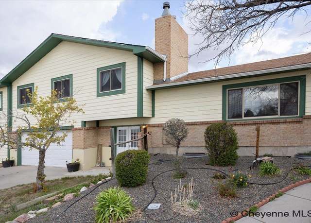 Property at 136 E David St, Cheyenne, WY 82009, 4 beds, 2.5 baths