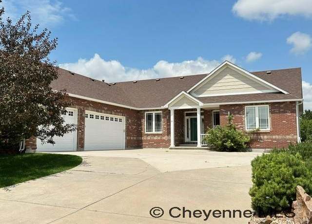 Property at 622 Sterling Dr, Cheyenne, WY 82009, 4 beds, 3 baths