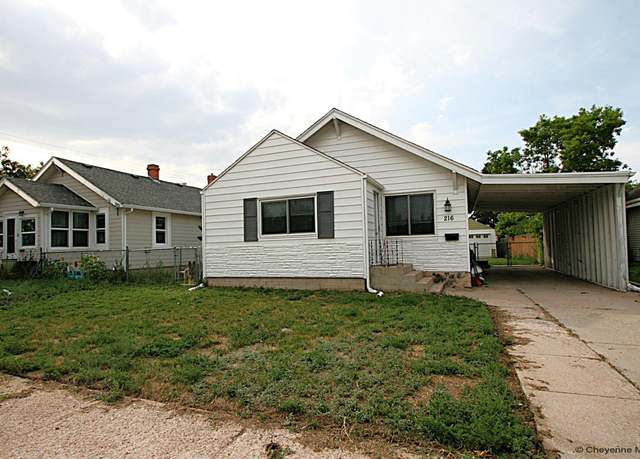 Property at 216 W 8th St, Cheyenne, WY 82007, 2 beds, 1 bath