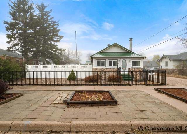 Property at 2710 Maxwell Ave, Cheyenne, WY 82001, 3 beds, 1 bath