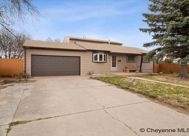 Property at 1616 W Leisher Rd, Cheyenne, WY 82007, 4 beds, 2 baths
