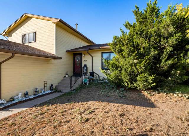 Property at 1602 Sundance Ln, Cheyenne, WY 82001, 3 beds, 1.5 baths