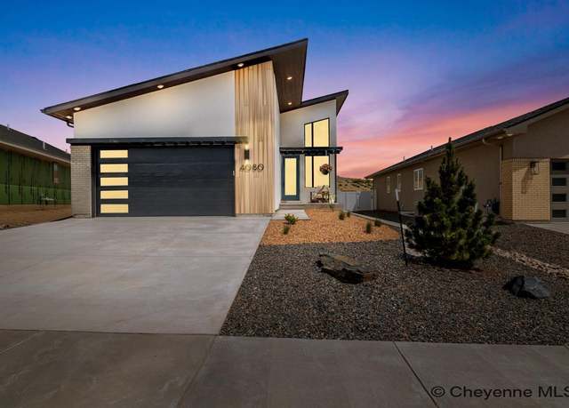 Property at 4056 Saddleback Ln, Cheyenne, WY 82001, 2 beds, 2 baths