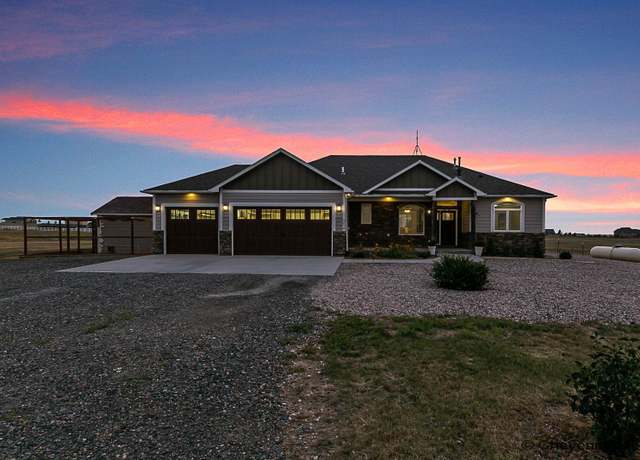 Property at 2076 Lacy Dr, Cheyenne, WY 82009, 5 beds, 3 baths