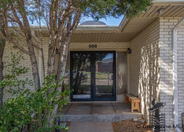 Property at 600 Manor Ln, Cheyenne, WY 82009, 6 beds, 3 baths