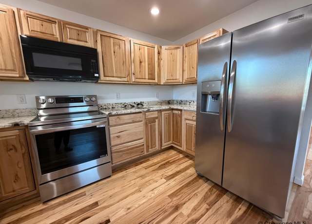 Property at 249 Shoshoni St, Cheyenne, WY 82009, 3 beds, 3 baths