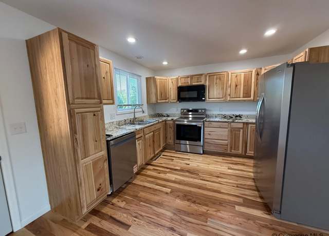 Property at 249 Shoshoni St, Cheyenne, WY 82009, 3 beds, 3 baths