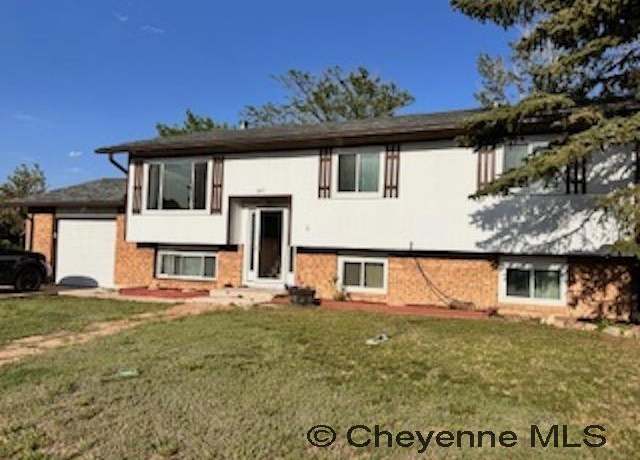 Property at 1013 Crest Park Dr, Cheyenne, WY 82001, 5 beds, 2 baths
