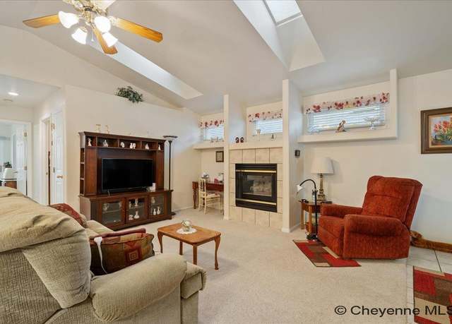 Property at 4605 E 13th St, Cheyenne, WY 82009, 2 beds, 1.5 baths