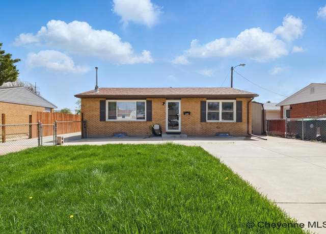 Property at 1119 S Arp Ave, Cheyenne, WY 82007, 3 beds, 2 baths