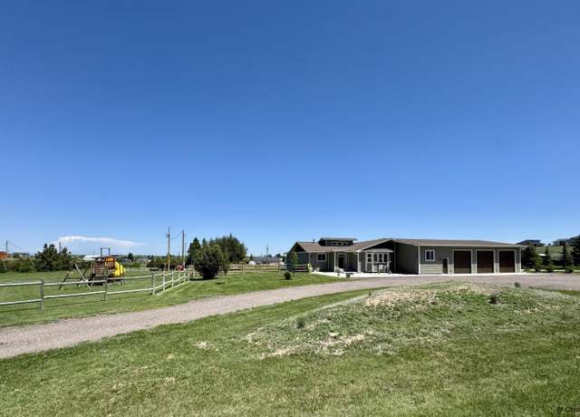 Property at 5314 Skyline Dr, Cheyenne, WY 82009, 4 beds, 3 baths