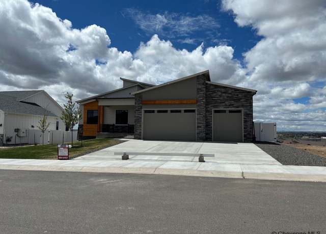 Property at 4036 Farthing Rd, Cheyenne, WY 82001, 5 beds, 3 baths