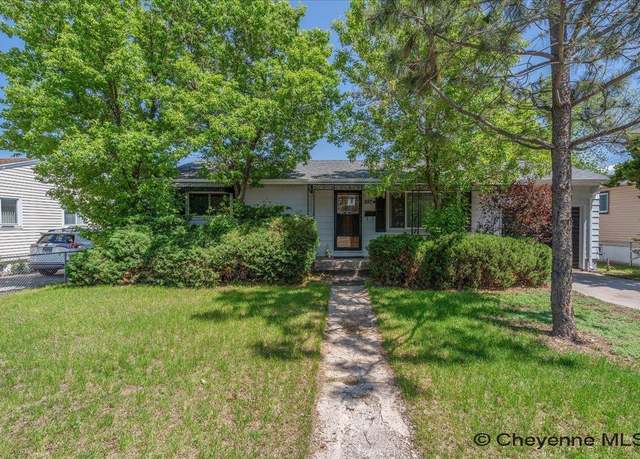 Property at 827 Cahill Dr, Cheyenne, WY 82001, 3 beds, 1.5 baths
