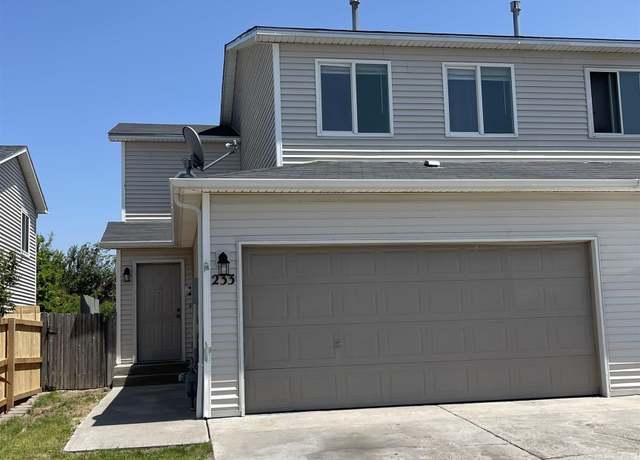 Property at 233 Abby Rd, Cheyenne, WY 82007, 3 beds, 2.5 baths