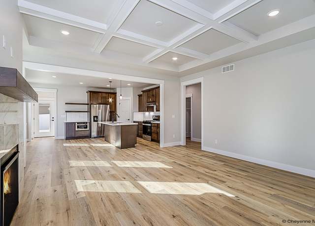 Property at 4042 Arrowhead Trl, Cheyenne, WY 82001, 5 beds, 3 baths