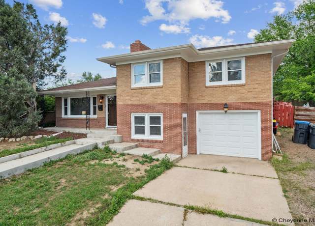 Property at 2632 Henderson Dr, Cheyenne, WY 82001, 3 beds, 2 baths