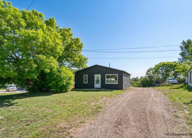 Property at 607 Stanfield Ave, Cheyenne, WY 82007, 3 beds, 1 bath