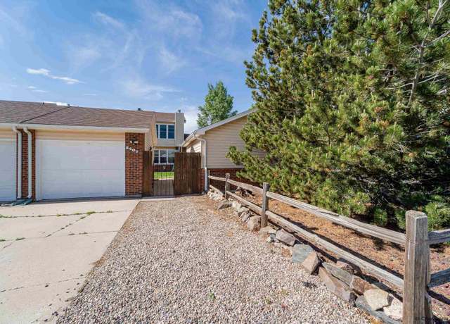Property at 2407 E 16th St, Cheyenne, WY 82001, 3 beds, 1.5 baths