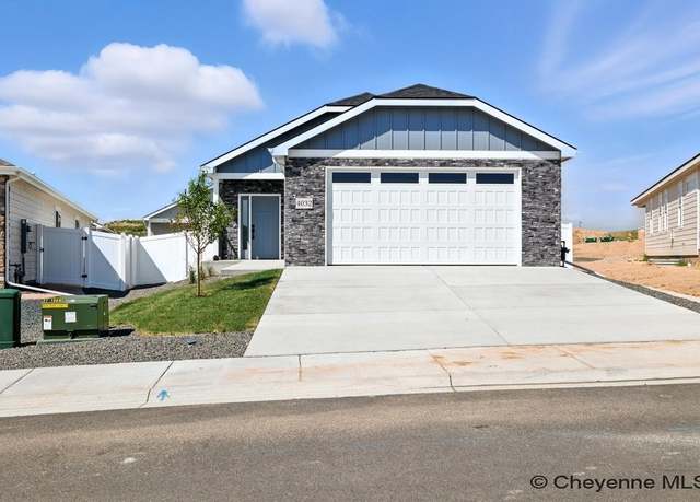 Property at 4032 Arrowhead Trl, Cheyenne, WY 82001, 5 beds, 3 baths