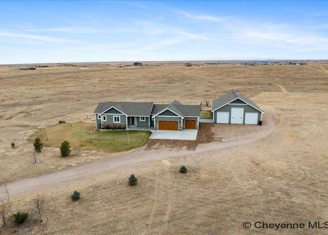 Property at 946 Kummer Ranch Rd, Cheyenne, WY 82007, 3 beds, 2.5 baths