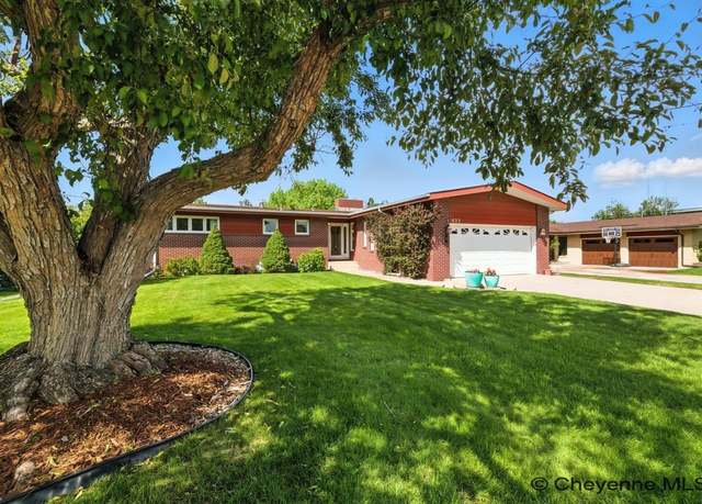Property at 622 Vista Ln, Cheyenne, WY 82009, 5 beds, 4 baths