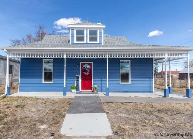 Property at 1004 W 20th St, Cheyenne, WY 82001, 3 beds, 2 baths