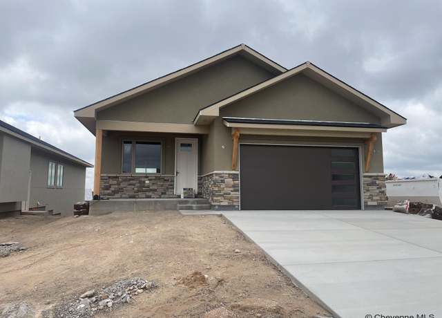Property at 4077 Saddleback Ln, Cheyenne, WY 82009, 3 beds, 3 baths