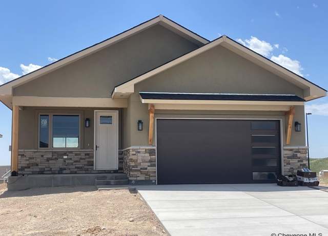 Property at 4077 Saddleback Ln, Cheyenne, WY 82009, 3 beds, 3 baths