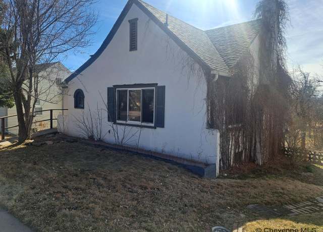 Property at 306 Park Ave, Wheatland, WY 82201, 3 beds, 2 baths