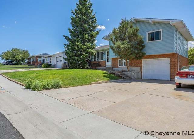 Property at 609 Ridgeland St, Cheyenne, WY 82009, 3 beds, 2 baths