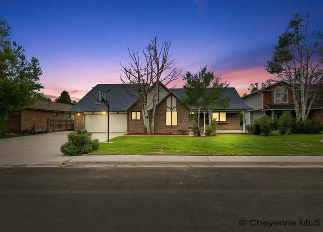 Property at 309 Sioux Dr, Cheyenne, WY 82009, 4 beds, 3.5 baths